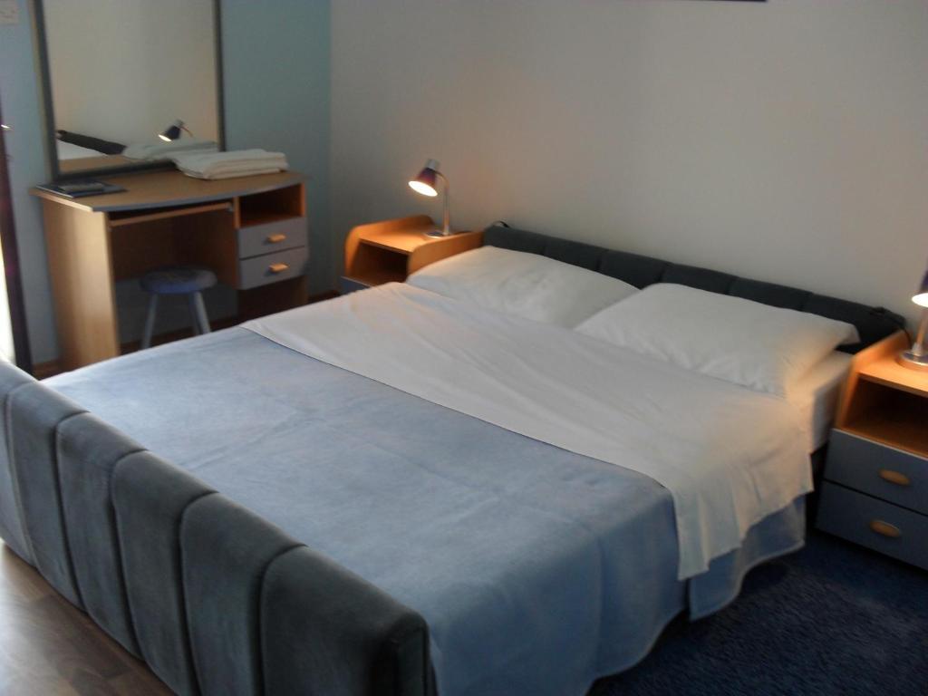Hotel Biser Pag Town