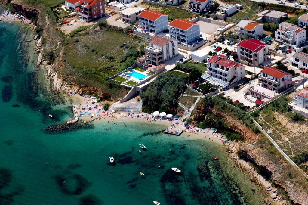 Biser Hotel 3*