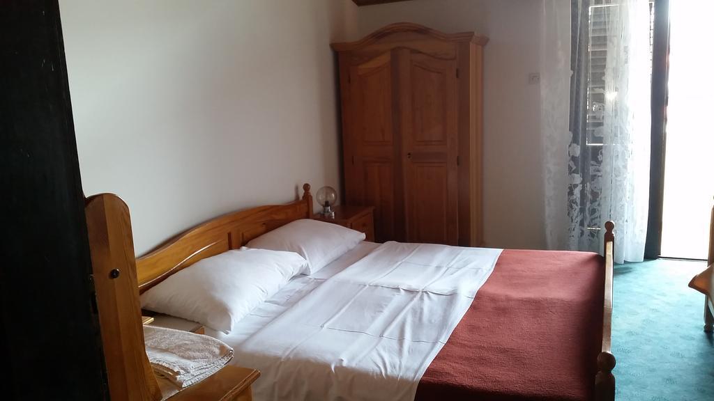 Biser 3* Pag Town